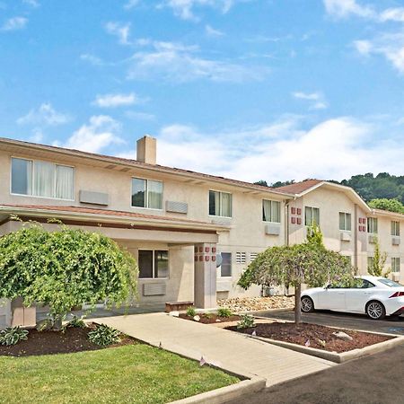 Super 8 By Wyndham Canonsburg/Pittsburgh Area Exterior photo