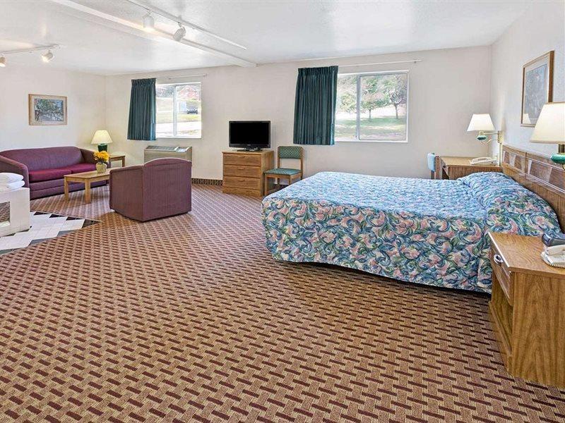 Super 8 By Wyndham Canonsburg/Pittsburgh Area Exterior photo