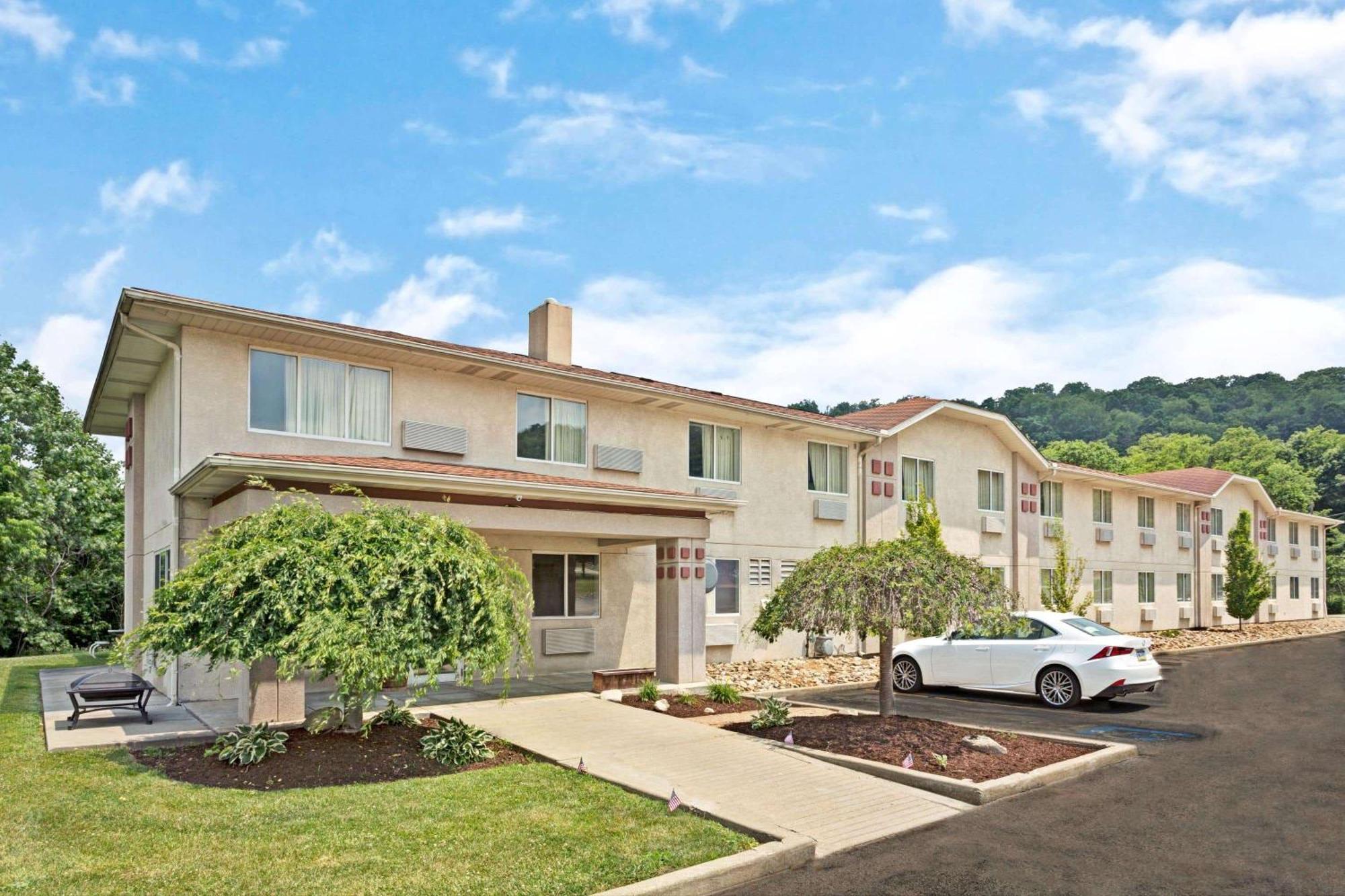 Super 8 By Wyndham Canonsburg/Pittsburgh Area Exterior photo